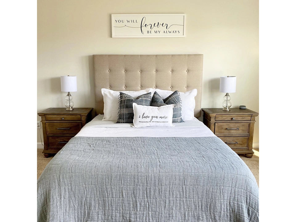 Dolante Queen Upholstered Bed with Square Button Tufting