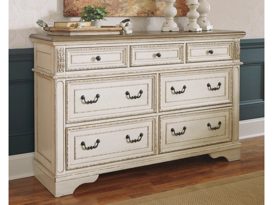 Realyn 7 Drawer Dresser