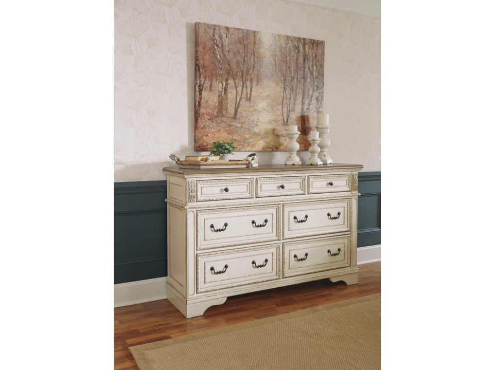 Realyn 7 Drawer Dresser
